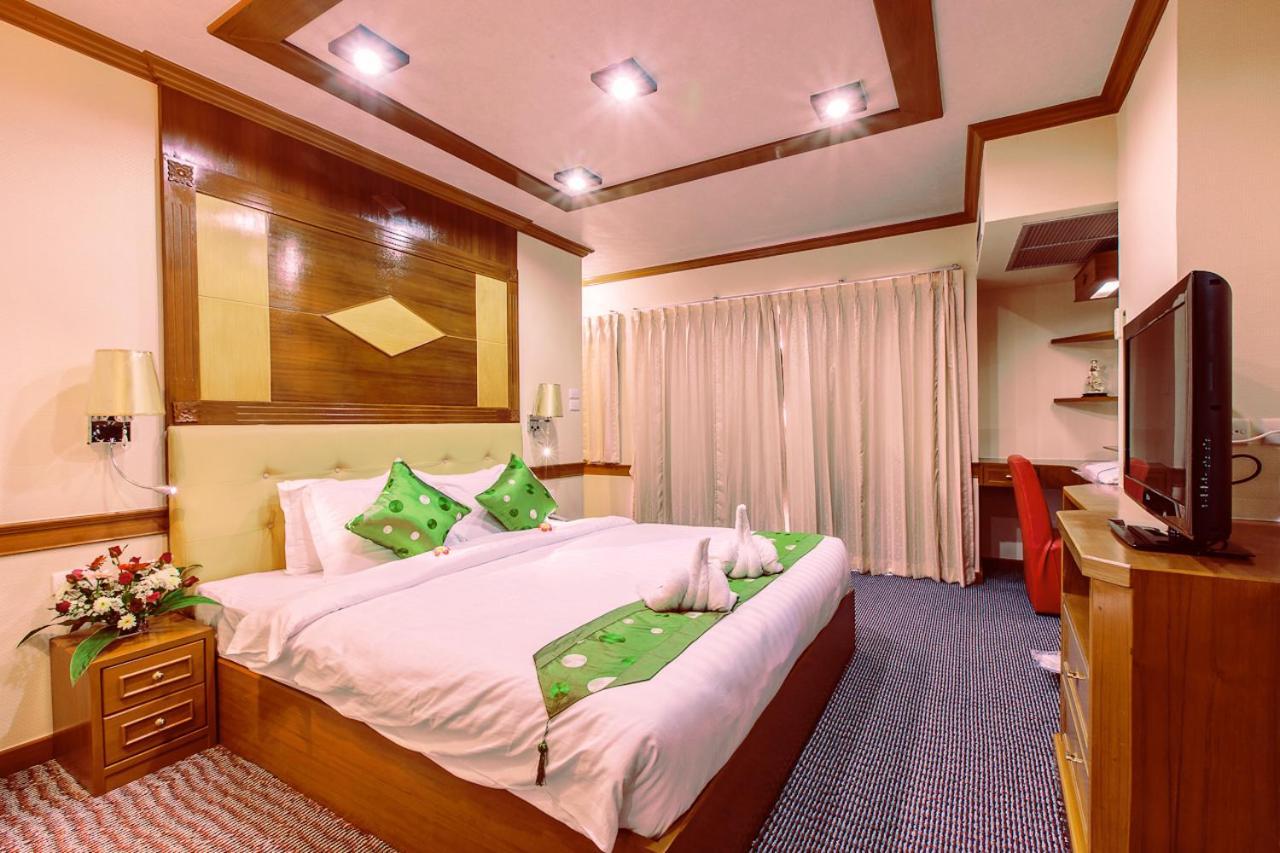 Varindavan Park Serviced Residence Bangkok Buitenkant foto